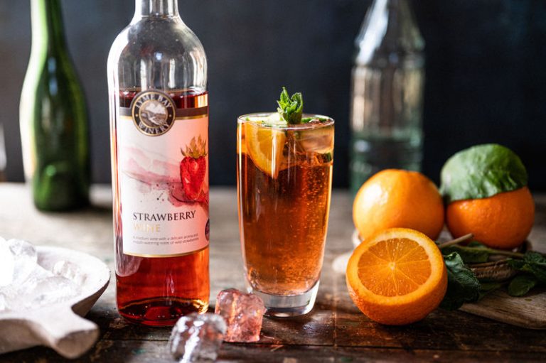 12 Easy Valentine’s Cocktail Recipes to Try in 2025
