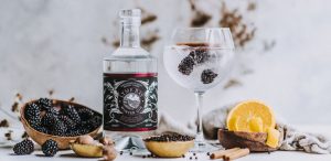 LBW Winter gin with tasting note fruit surrounding