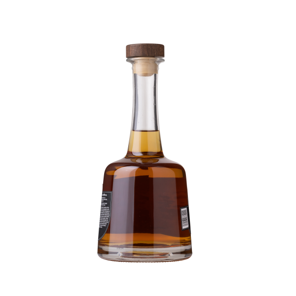 Golden lugger rum