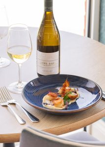 Shoreline: one valley, eight grape varieties